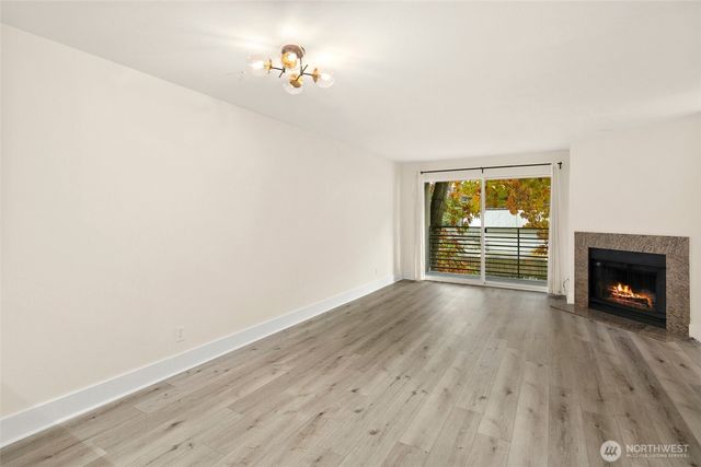 7323 Sand Point Way NE #103, Seattle, WA 98115