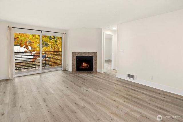 7323 Sand Point Way NE #103, Seattle, WA 98115