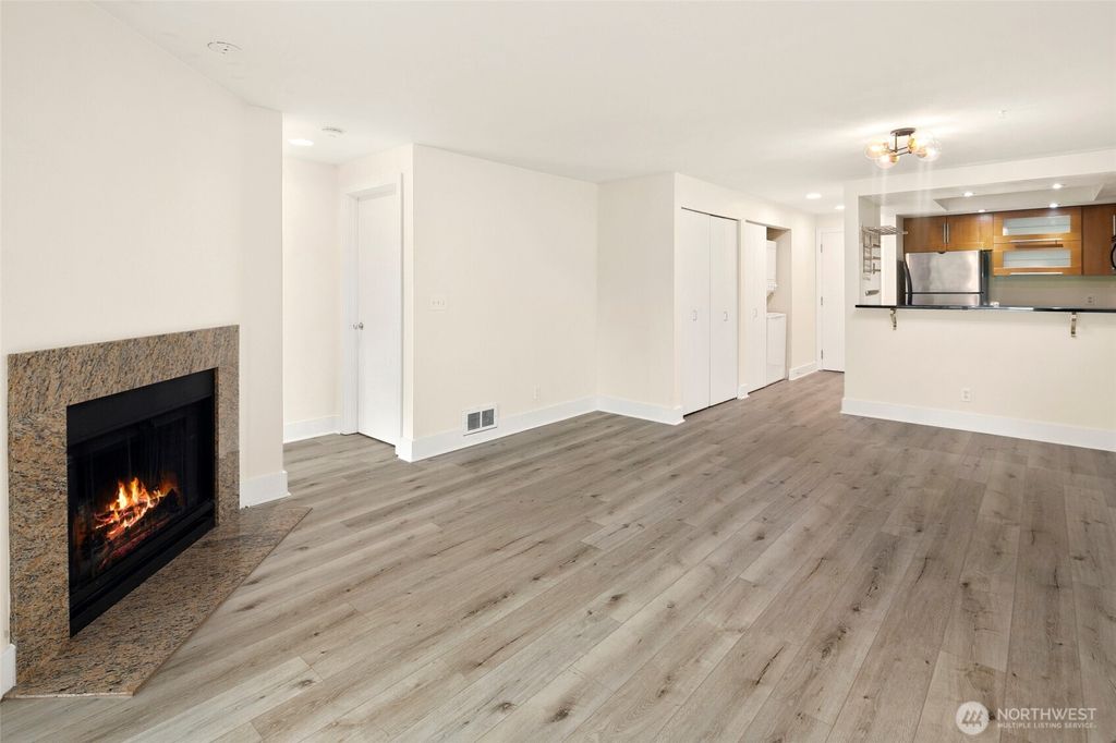 7323 Sand Point Way NE #103, Seattle, WA 98115