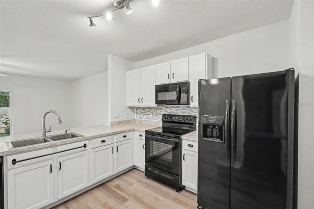 9974 HOUND CHASE DRIVE, Gibsonton, FL 33534