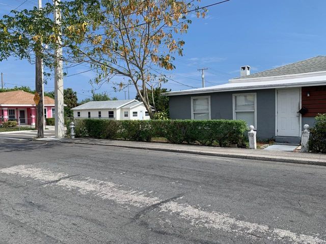 2212 Division Avenue, West Palm Beach, FL 33407