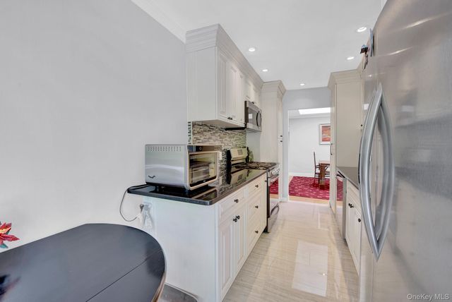 1209 E Broadway D23, Hewlett, NY 11557