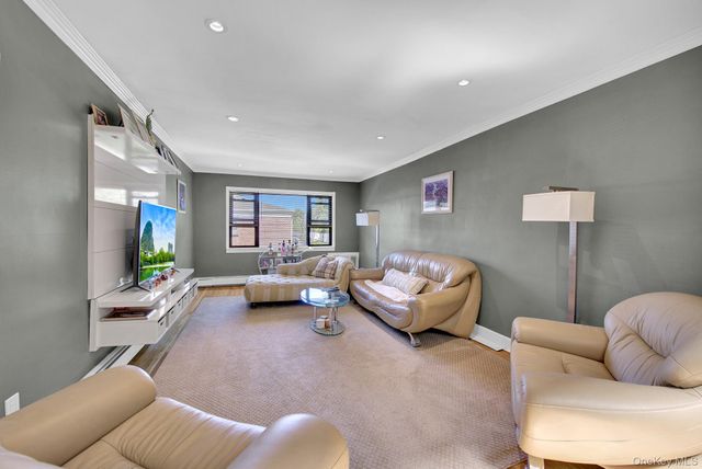 1209 E Broadway D23, Hewlett, NY 11557