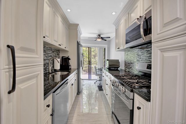 1209 E Broadway D23, Hewlett, NY 11557