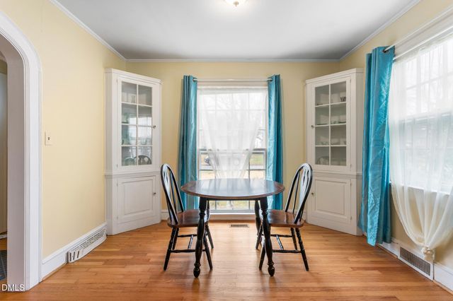 218 Rolling Road, Burlington, NC 27217