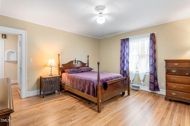 218 Rolling Road, Burlington, NC 27217