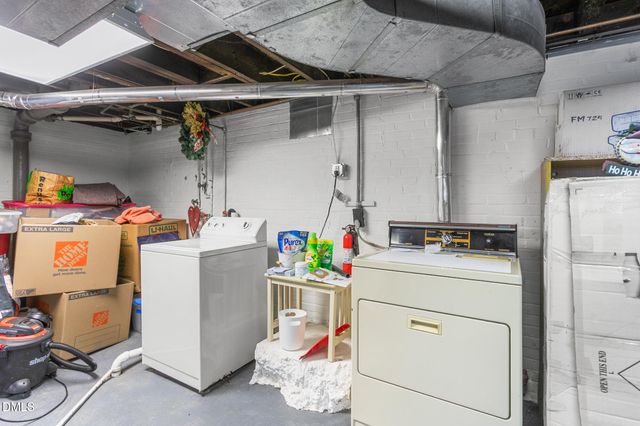 218 Rolling Road, Burlington, NC 27217