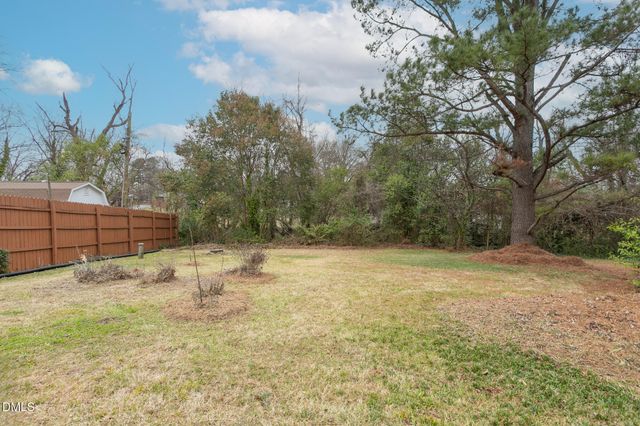 218 Rolling Road, Burlington, NC 27217