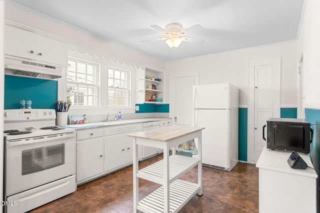 218 Rolling Road, Burlington, NC 27217