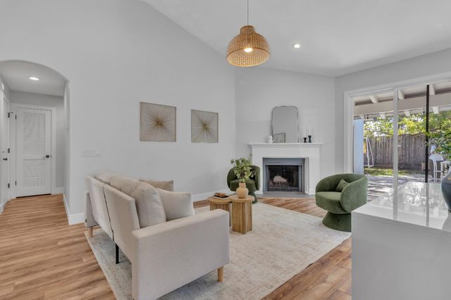 8584 Villaview Dr, Citrus Heights, CA 95621