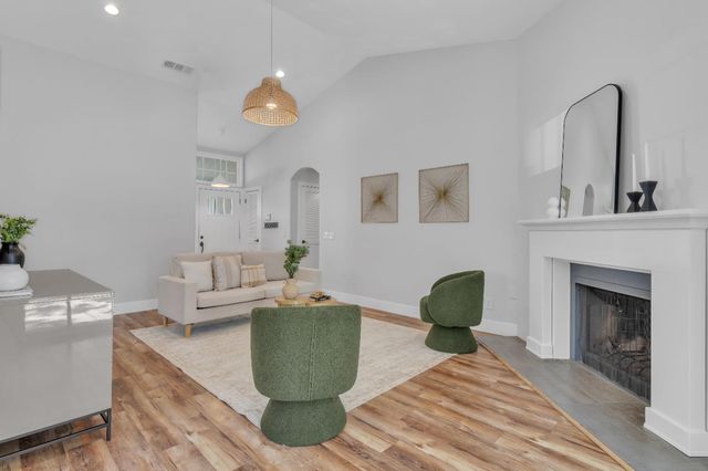 8584 Villaview Dr, Citrus Heights, CA 95621