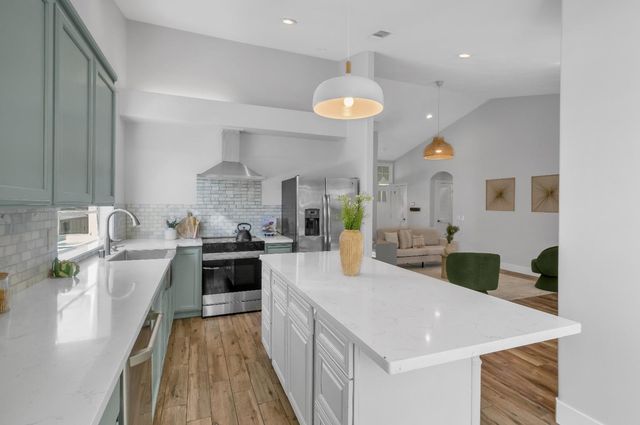 8584 Villaview Dr, Citrus Heights, CA 95621