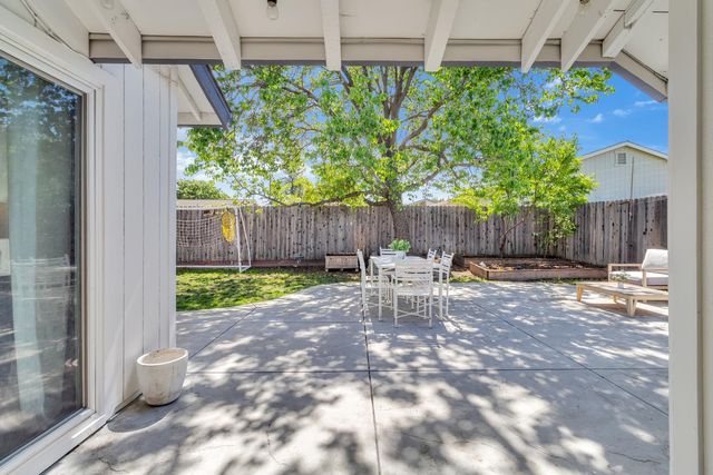 8584 Villaview Dr, Citrus Heights, CA 95621