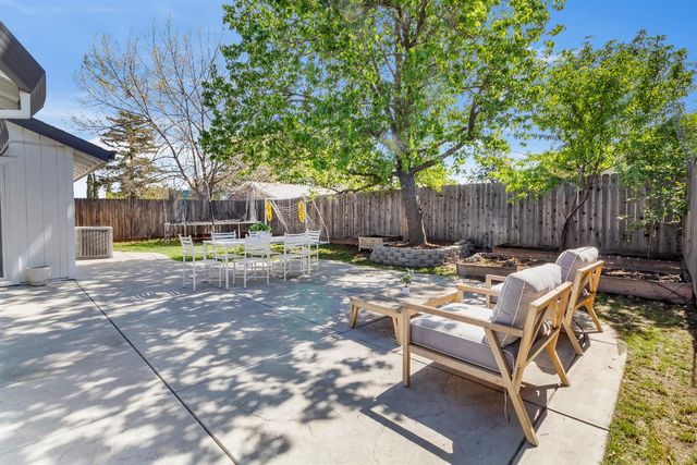 8584 Villaview Dr, Citrus Heights, CA 95621