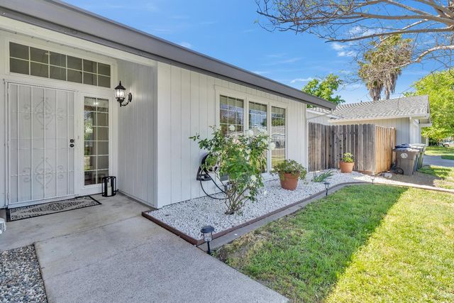 8584 Villaview Dr, Citrus Heights, CA 95621