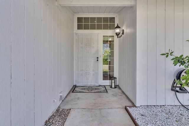 8584 Villaview Dr, Citrus Heights, CA 95621