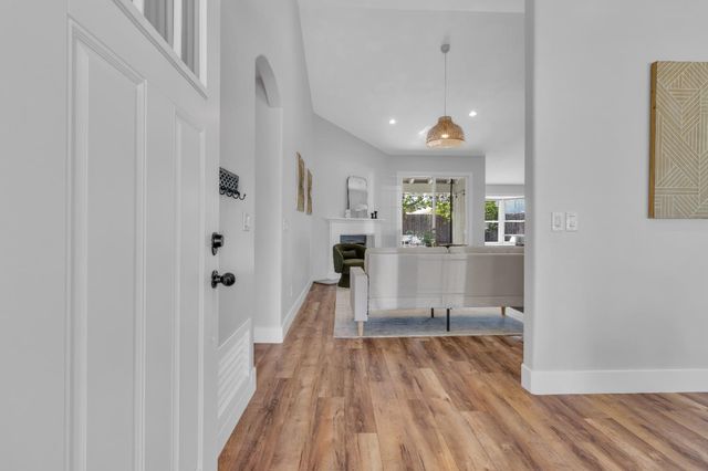 8584 Villaview Dr, Citrus Heights, CA 95621