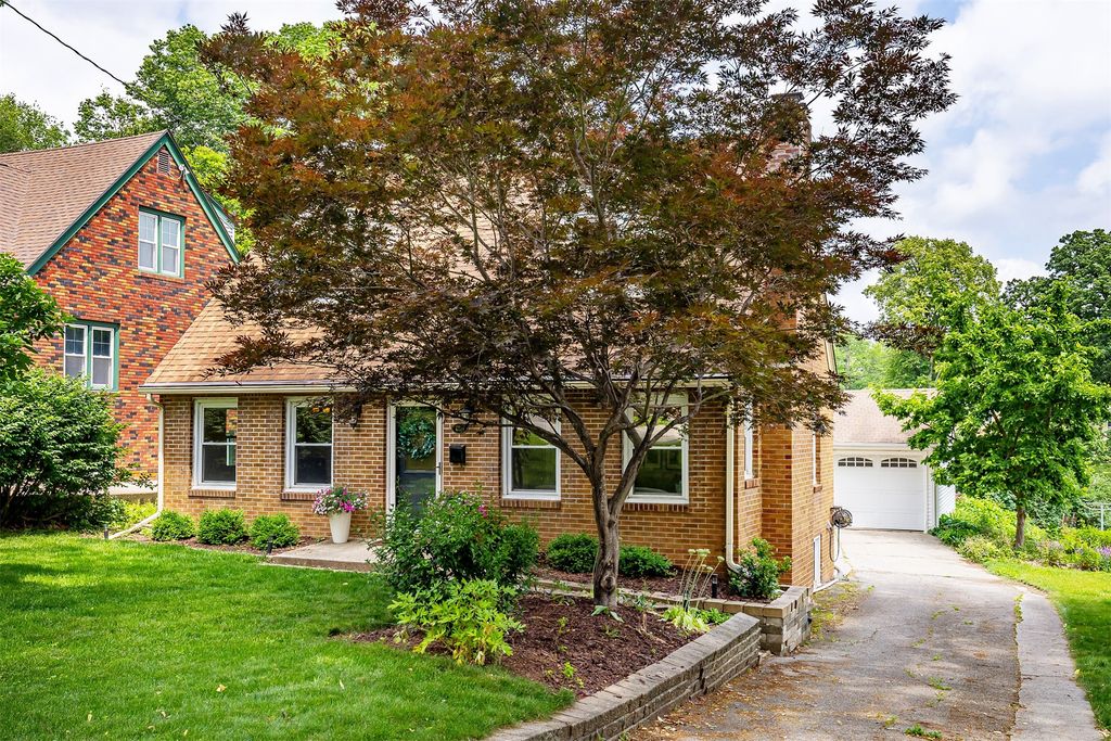 4131 College Avenue, Des Moines, IA 50311