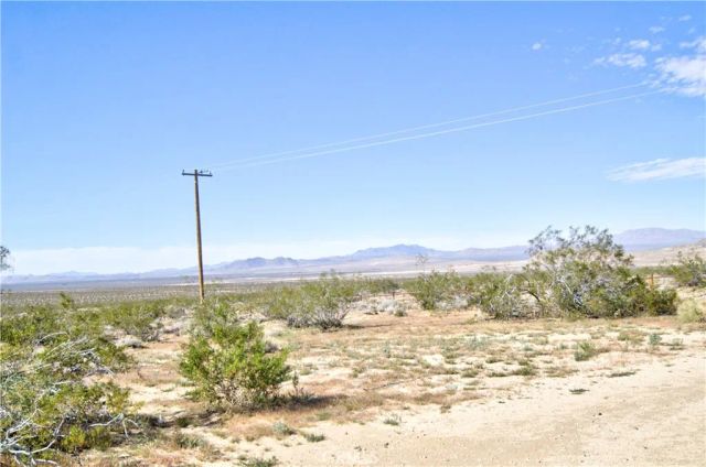 51063 Joshua Tree, Landers, CA 92285