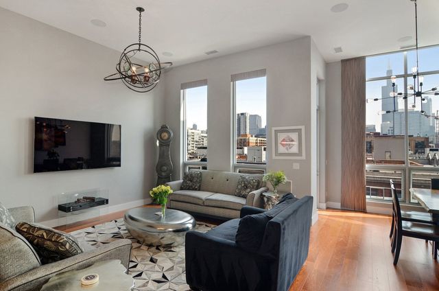 134 S Aberdeen Street 6N-R, Chicago, IL 60607