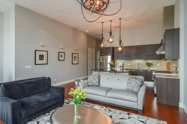 134 S Aberdeen Street 6N-R, Chicago, IL 60607