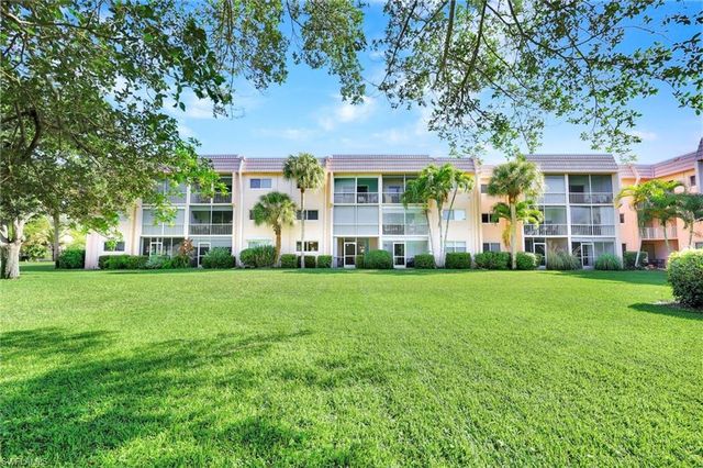 100 Forest Lakes BLVD 110, Naples, FL 34105