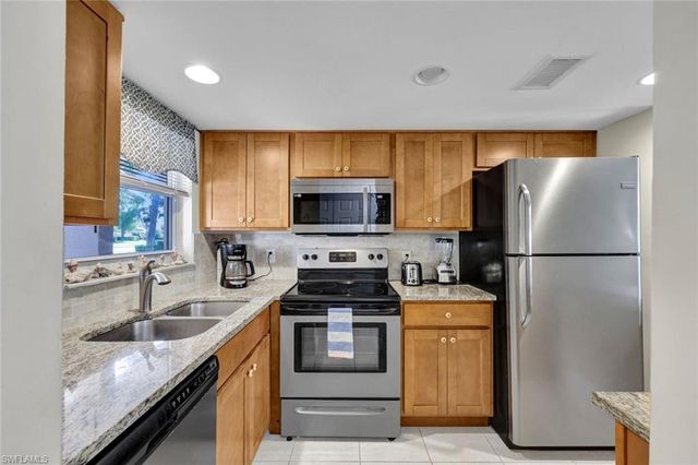 100 Forest Lakes BLVD 110, Naples, FL 34105