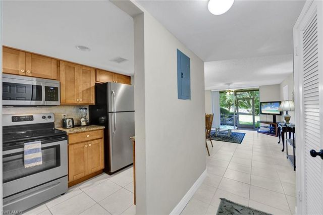 100 Forest Lakes BLVD 110, Naples, FL 34105