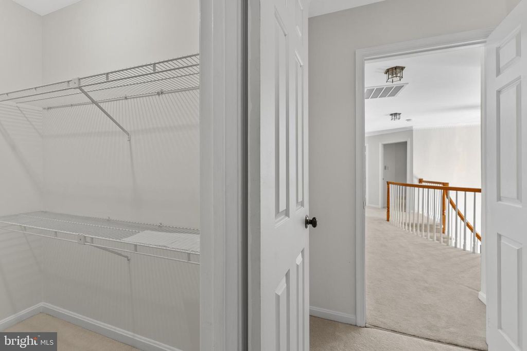 Image 24 of property listing at 7142 RIVERS EDGE RD, Columbia, MD 21044