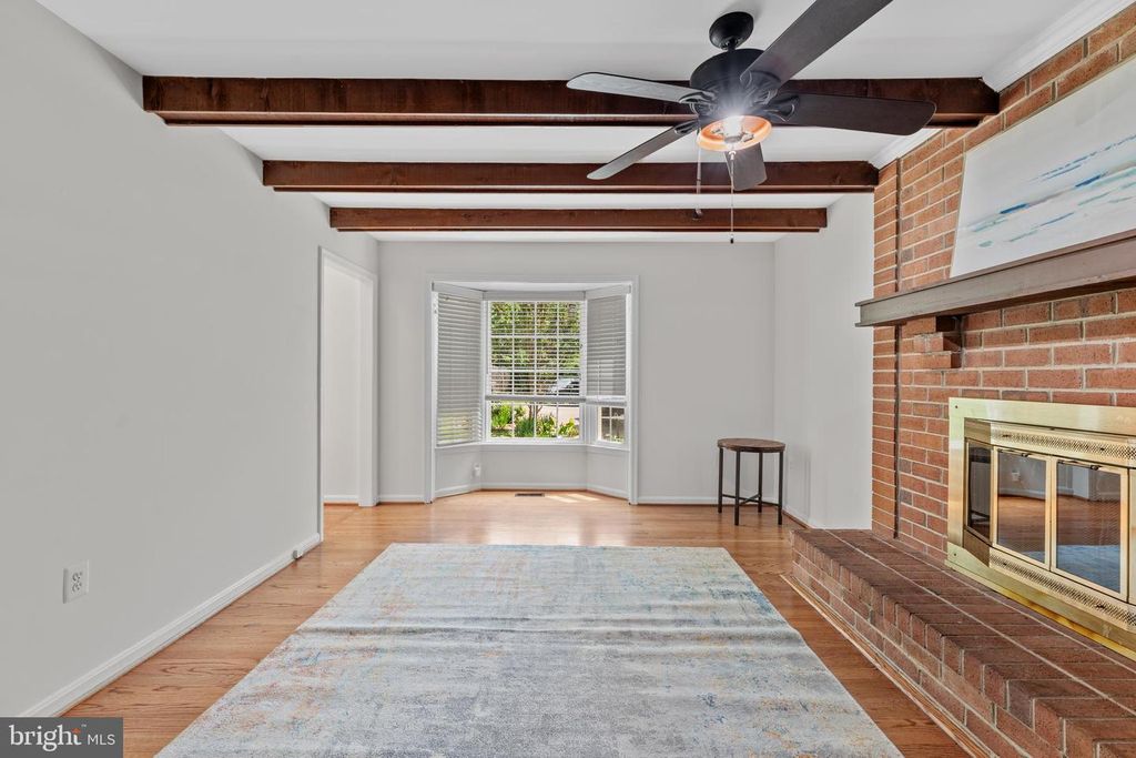 Image 8 of property listing at 7142 RIVERS EDGE RD, Columbia, MD 21044