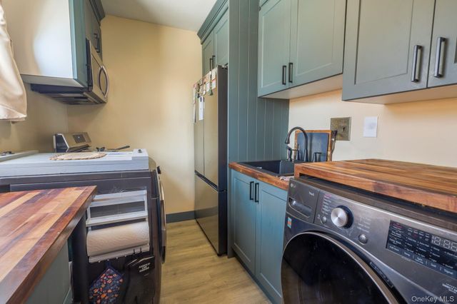 201-02 19th Avenue 2-142, Bayside, NY 11360