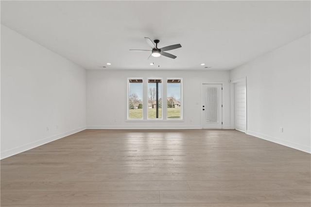 1528 NE Park Springs Terrace, Lee's Summit, MO 64064