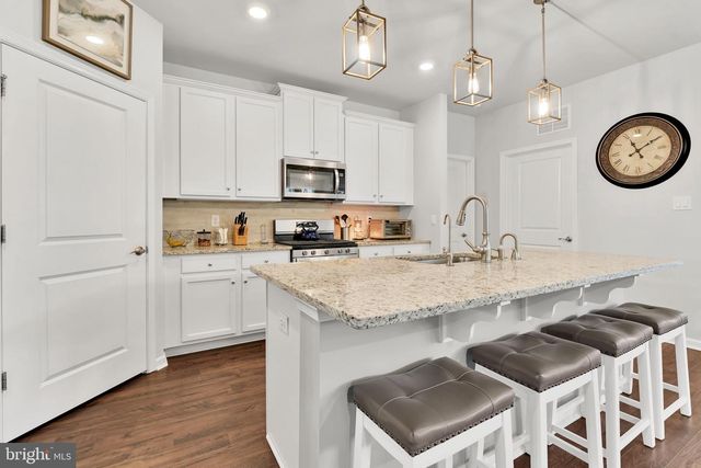 127 RACCOON LN, Barnegat, NJ 08005