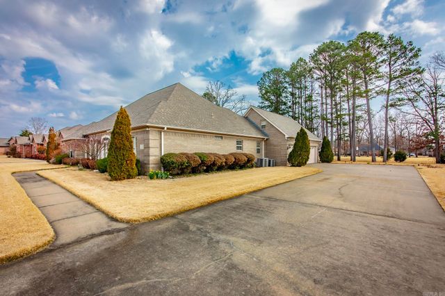 17 Prestwick Court, Cabot, AR 72023