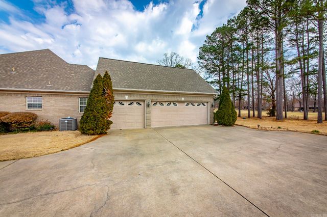 17 Prestwick Court, Cabot, AR 72023