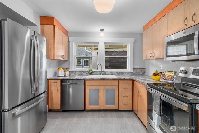 324 18th Avenue SE, Olympia, WA 98501