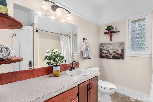 324 18th Avenue SE, Olympia, WA 98501