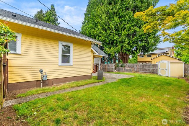 324 18th Avenue SE, Olympia, WA 98501