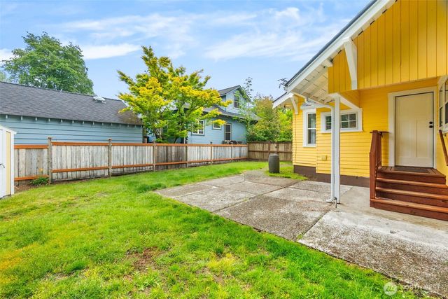 324 18th Avenue SE, Olympia, WA 98501