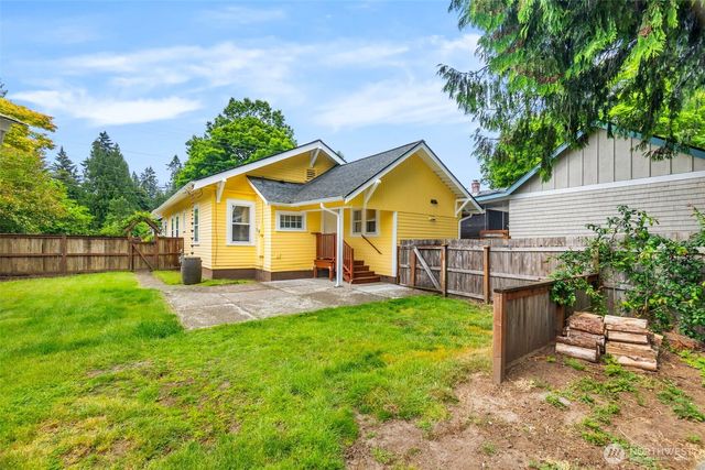 324 18th Avenue SE, Olympia, WA 98501