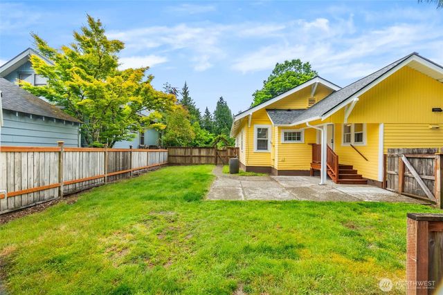 324 18th Avenue SE, Olympia, WA 98501