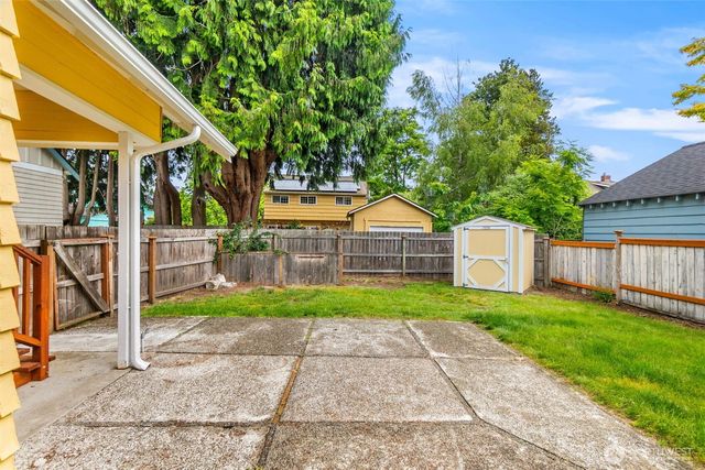324 18th Avenue SE, Olympia, WA 98501