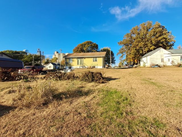 103 E South Street, Prairie City, IA 50228