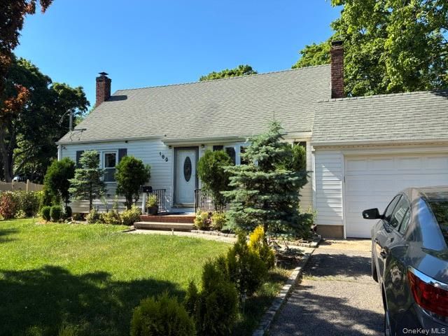 169 W 21st Street, Huntington Station, NY 11746