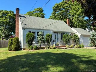 169 W 21st Street, Huntington Station, NY 11746