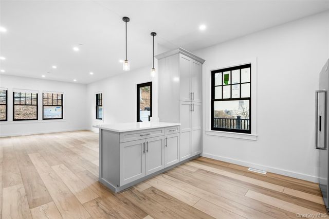 27 Choate Lane Unit A, Pleasantville, NY 10570