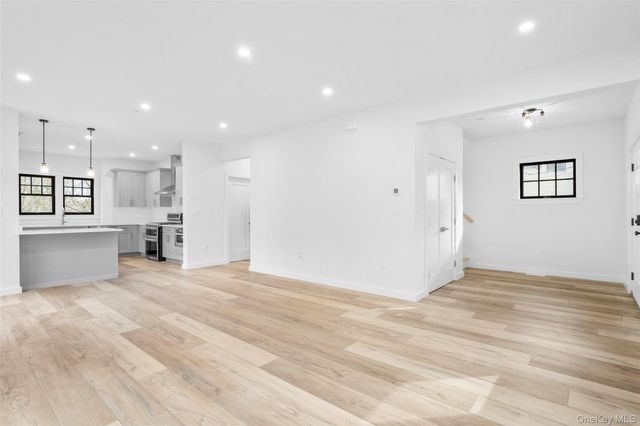 27 Choate Lane Unit A, Pleasantville, NY 10570