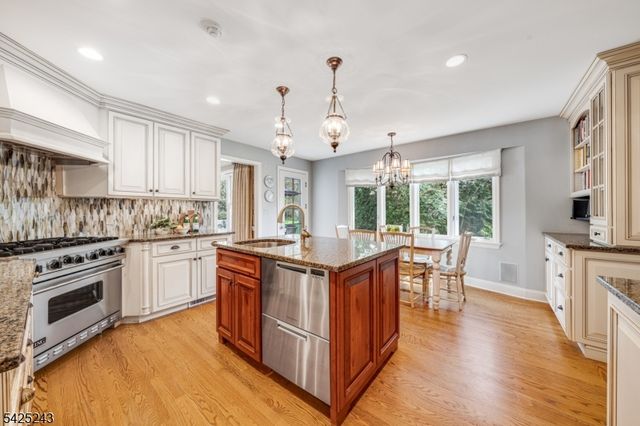 12 Hilltop Ter, Chatham Twp., NJ 07928