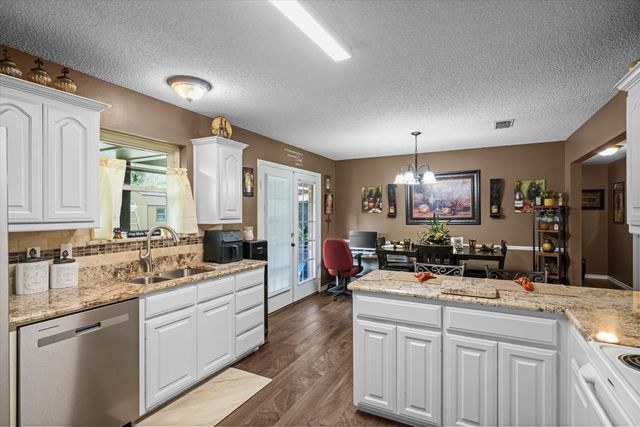 111 Dogwood Place, Van, TX 75790