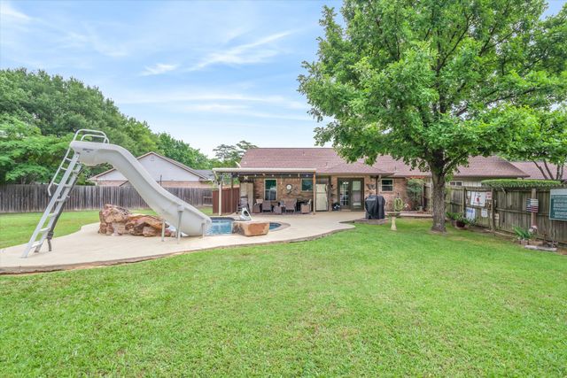 111 Dogwood Place, Van, TX 75790